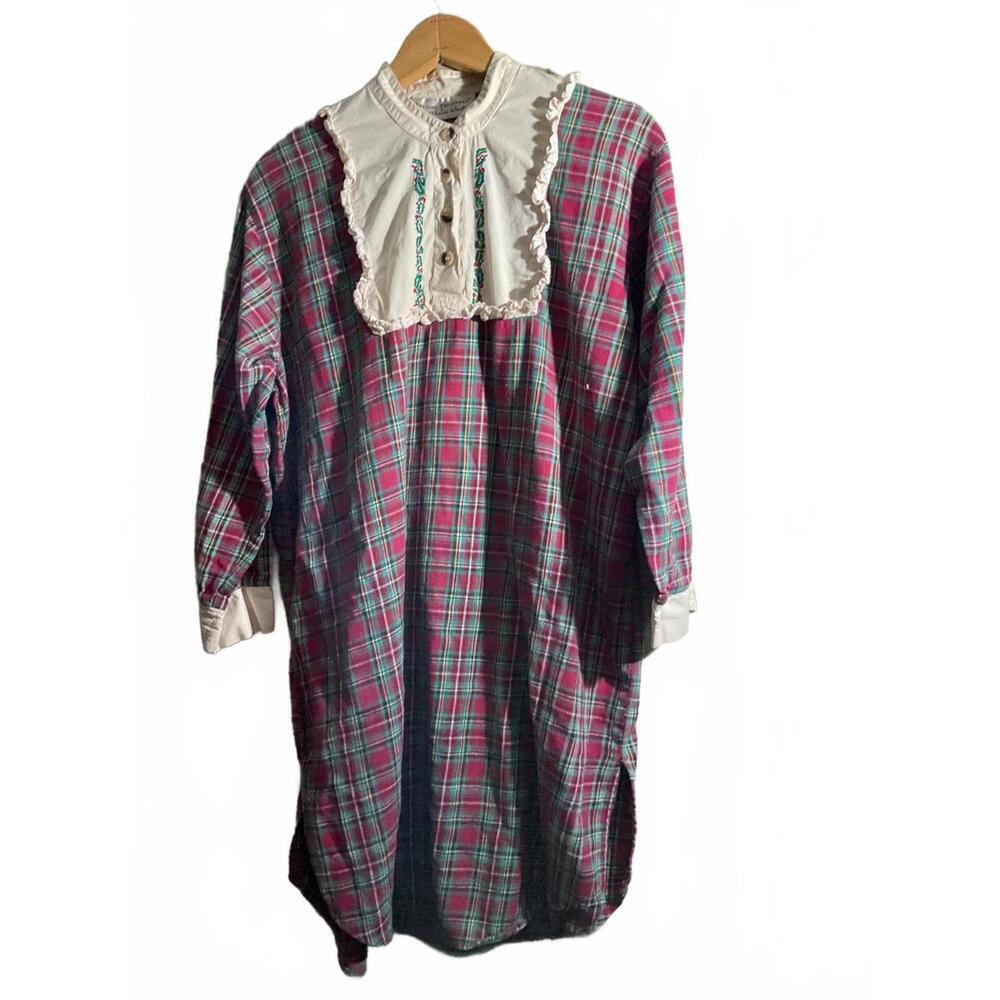 Vintage Northern Isles  classic Plaid Nightshirt Embroidered Bib Size M